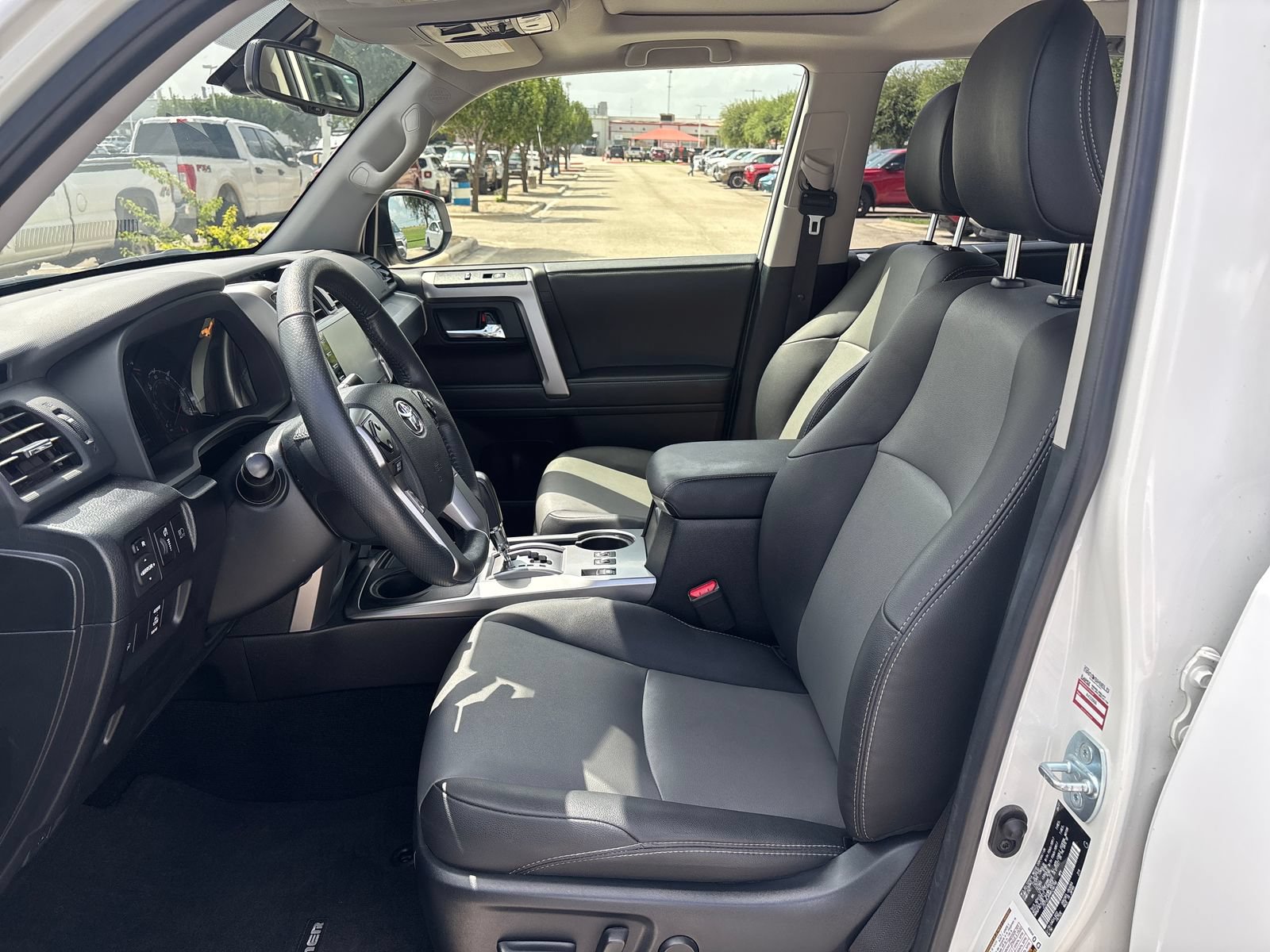 Used 2021 Toyota 4Runner SR5 Premium w/ Moonroof Package RWD image 10
