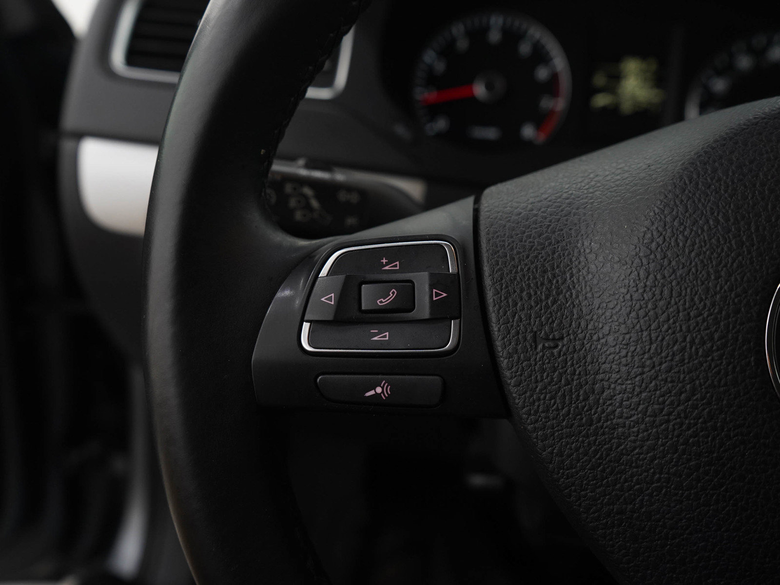 Used 2014 Volkswagen Jetta SE FWD image 23