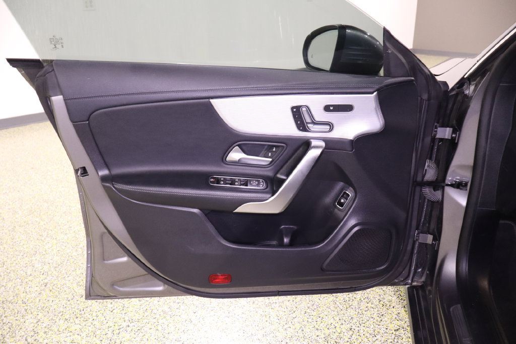 Used 2020 Mercedes-Benz CLA 250 image 36