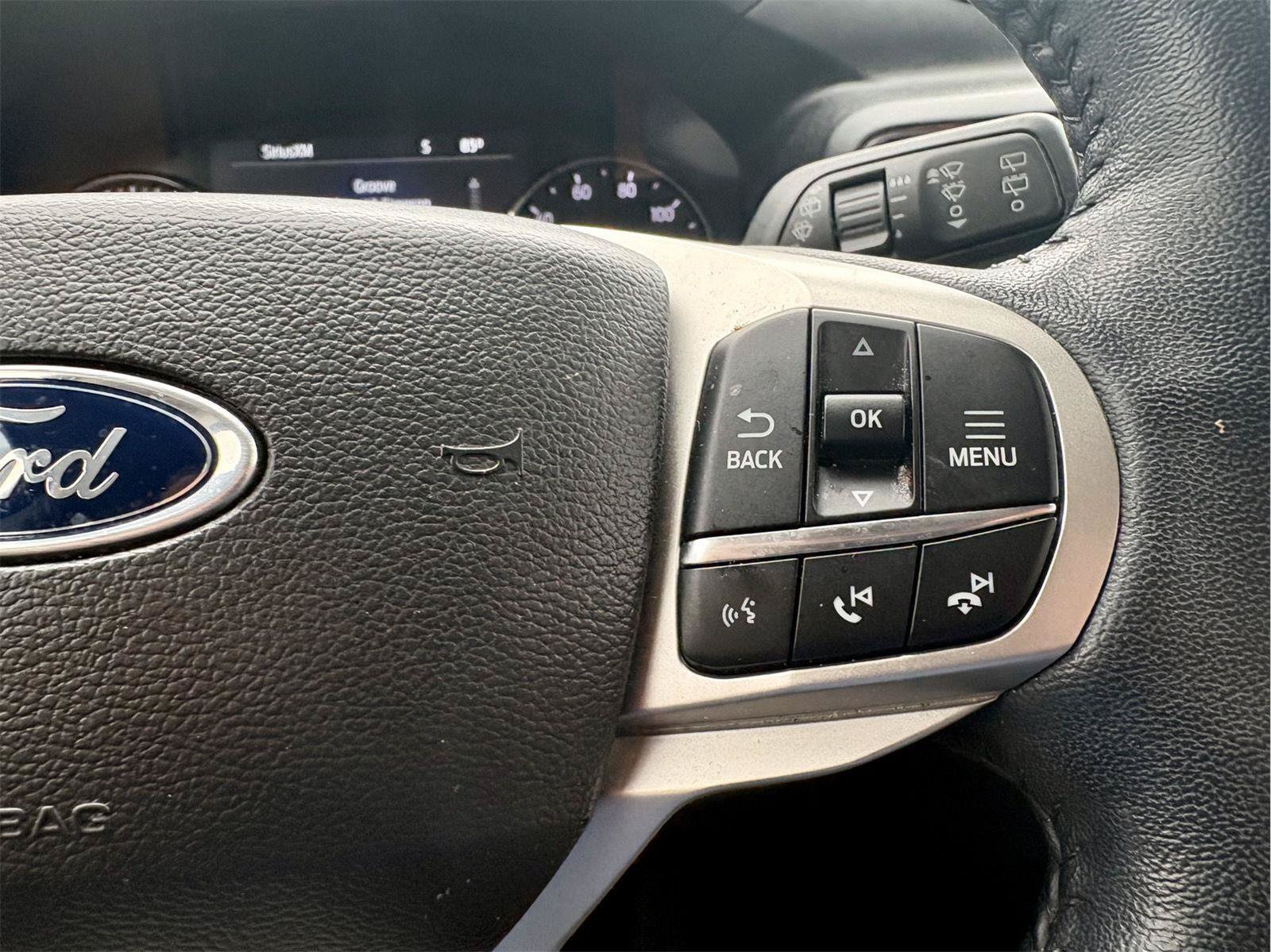 Used 2023 Ford Explorer XLT w/ Equipment Group 202A RWD image 19