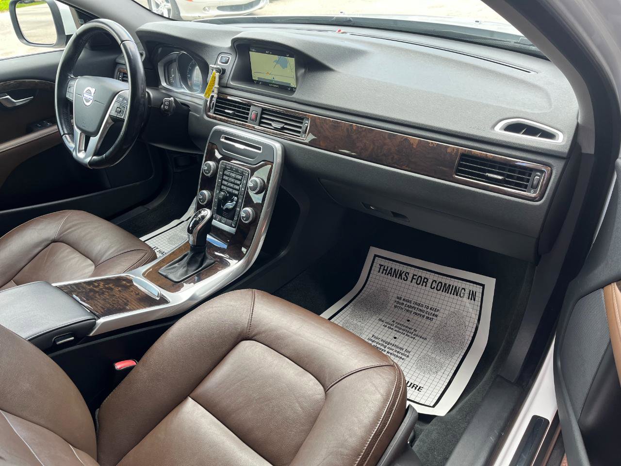 Used 2015 Volvo XC70 T6 w/ Proximity Package AWD/4WD image 18