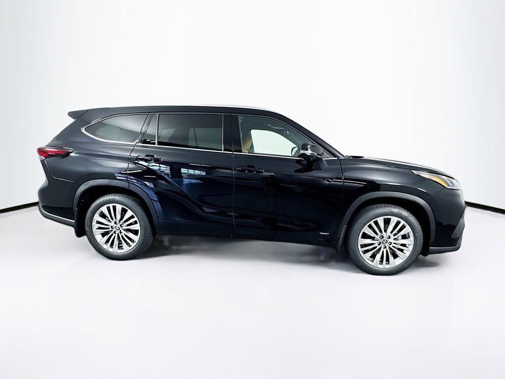 New 2026 Toyota Highlander Platinum AWD/4WD image 10
