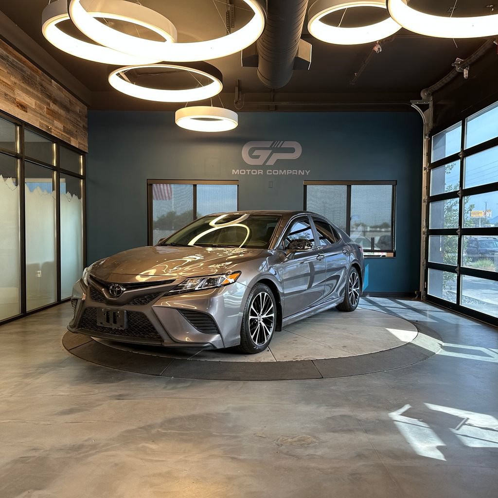 Used 2020 Toyota Camry SE w/ Moonroof Package AWD/4WD image 7