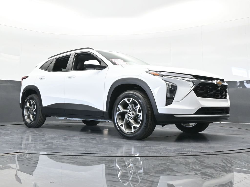 Used 2025 Chevrolet Trax LT w/ LT Convenience Package image 63