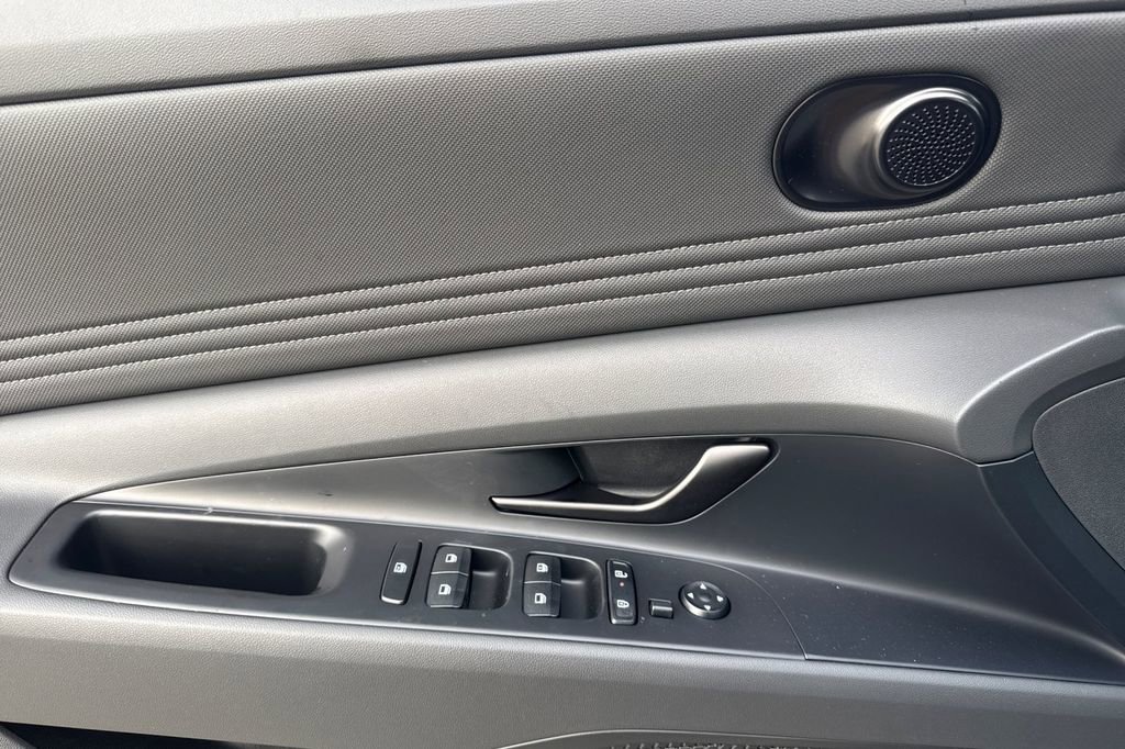 New 2026 Hyundai Elantra SEL Sport Premium FWD image 11