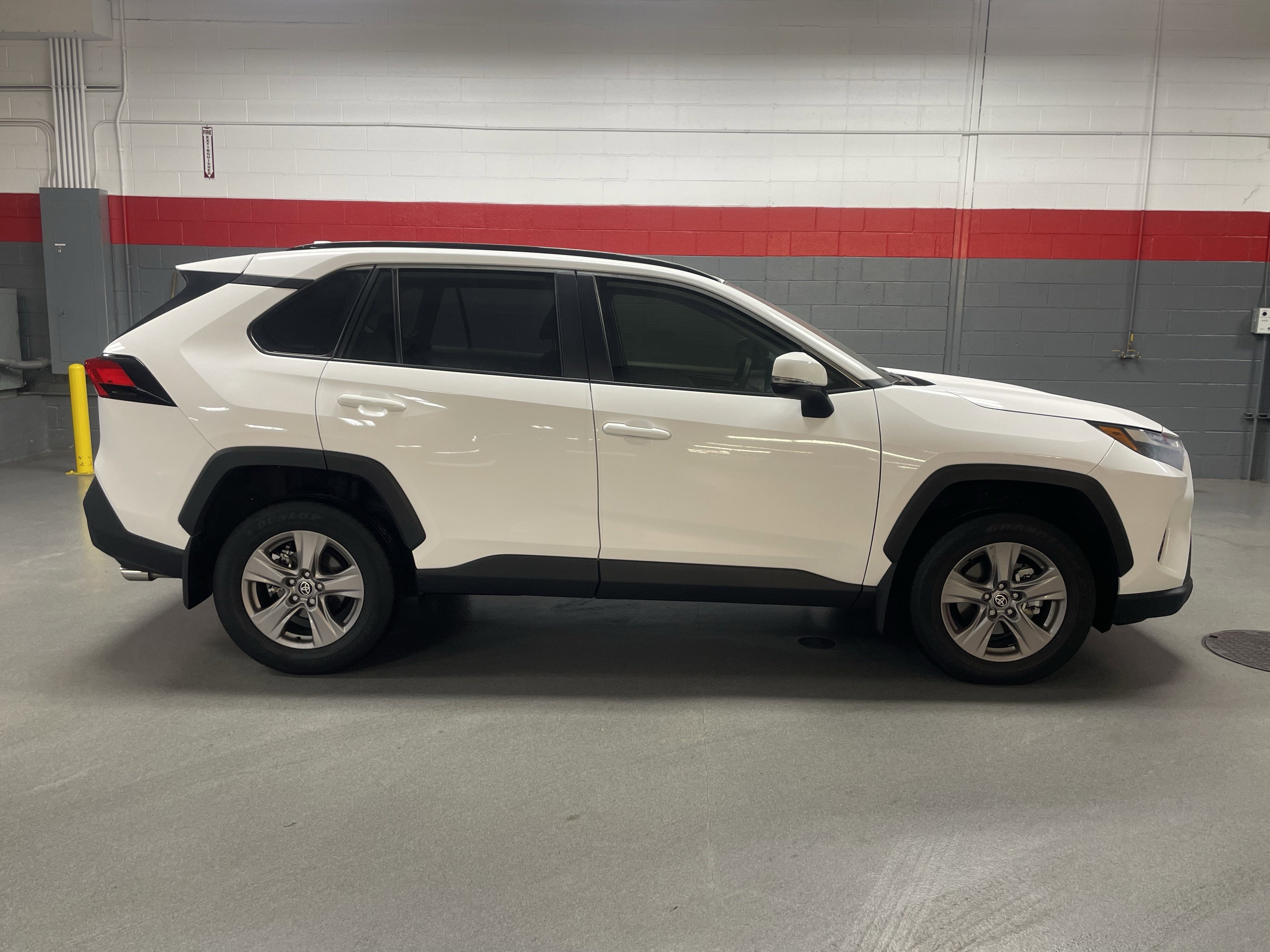 Used 2025 Toyota RAV4 XLE image 37