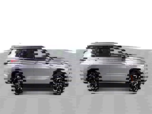 Used 2024 Mitsubishi Outlander SE image 9