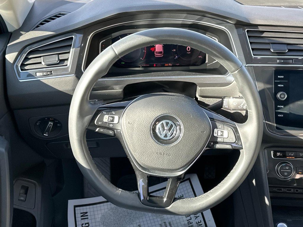 Used 2020 Volkswagen Tiguan SEL image 13