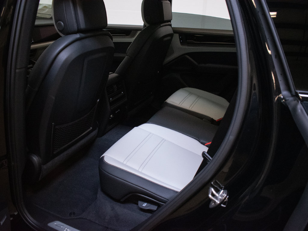 New 2026 Porsche Cayenne S AWD/4WD image 23