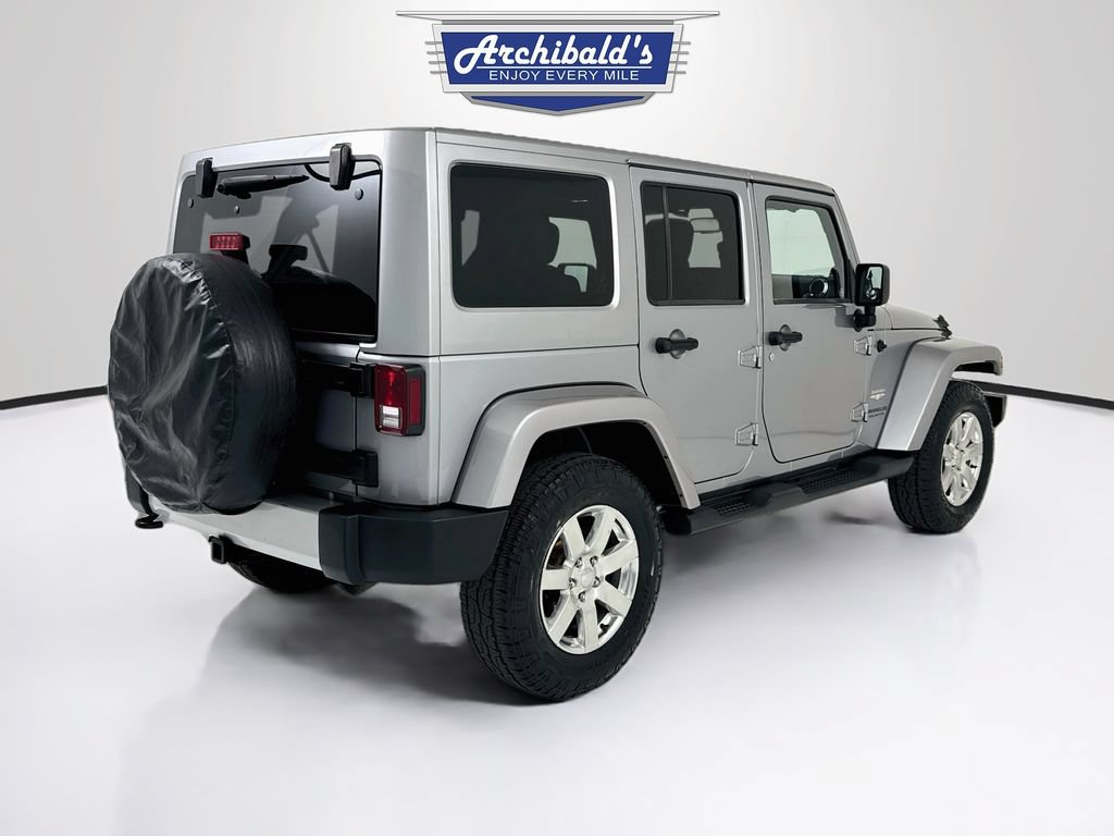 Used 2014 Jeep Wrangler Unlimited Sahara w/ Connectivity Group AWD/4WD image 8