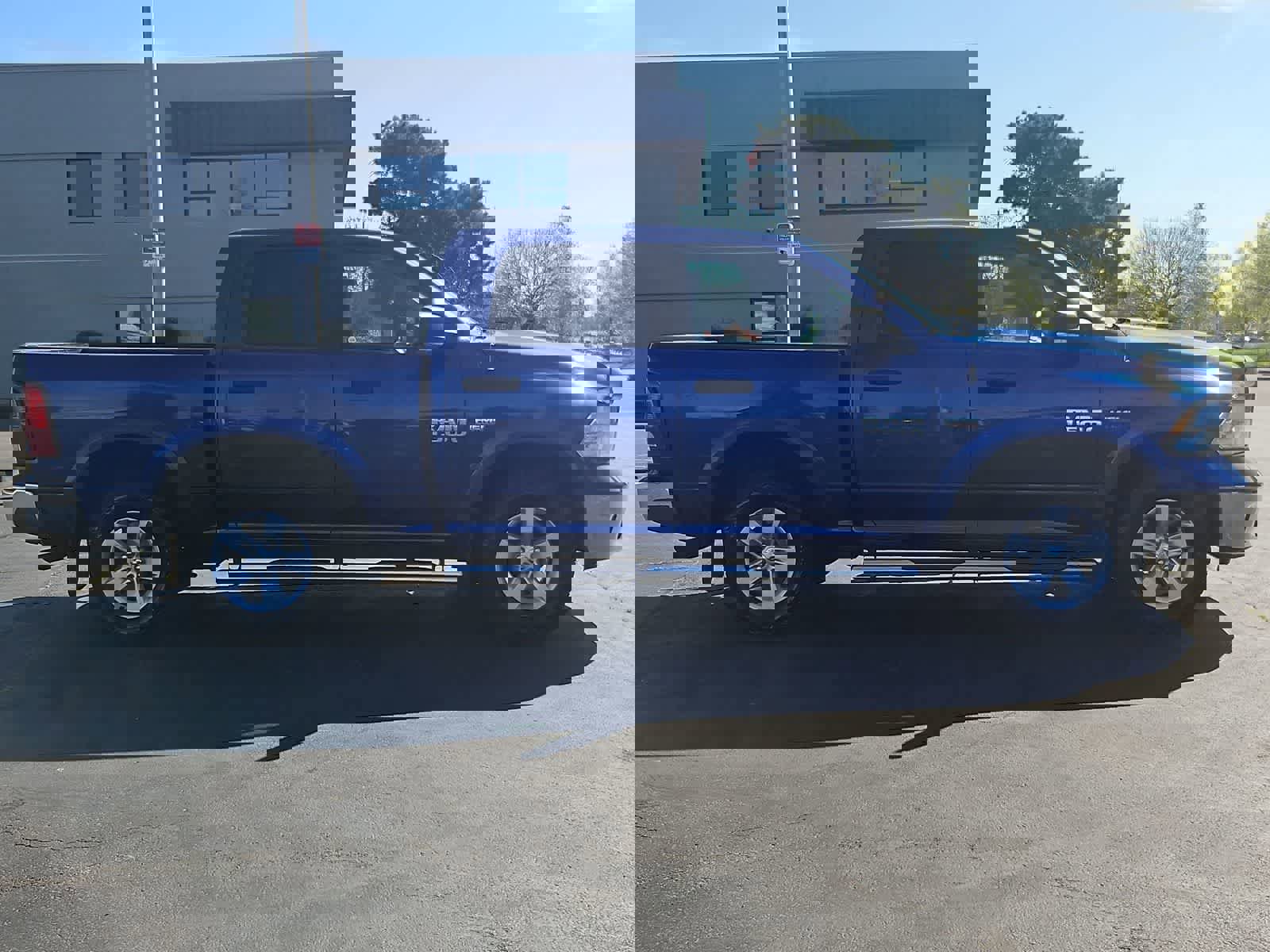 Used 2017 RAM 1500 Outdoorsman image 7