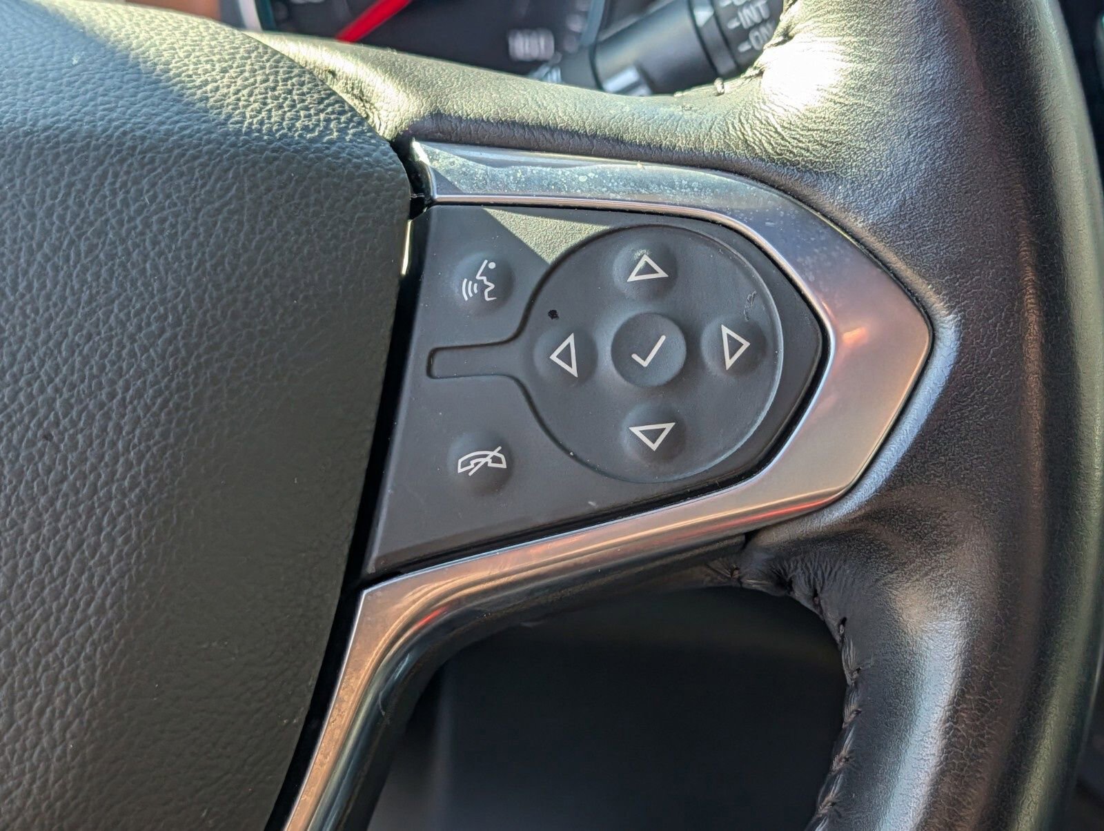 Used 2022 Chevrolet Traverse LT AWD/4WD image 35