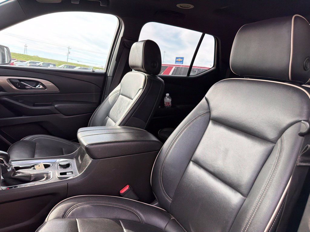 Used 2022 Chevrolet Traverse Premier w/ LPO, Floor Liner Package FWD image 9