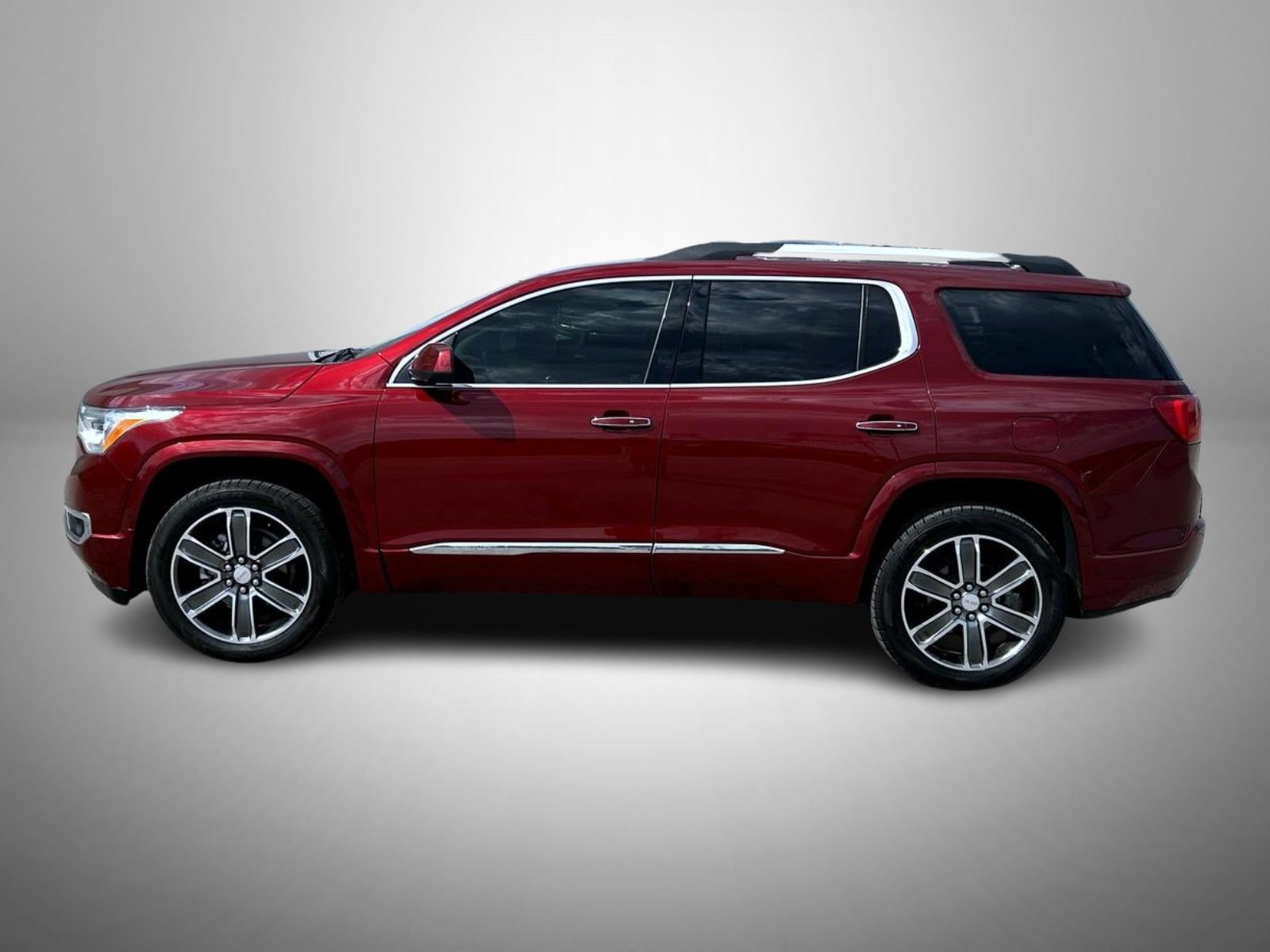 Used 2018 GMC Acadia Denali w/ Technology Package AWD/4WD image 8