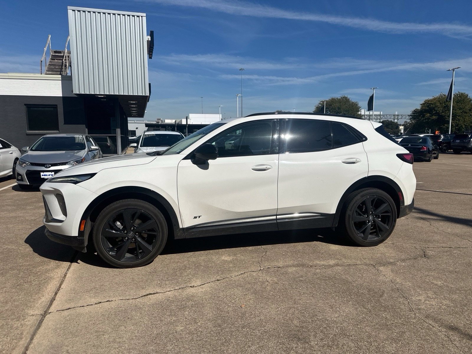 Used 2025 Buick Envision Sport Touring AWD/4WD image 3