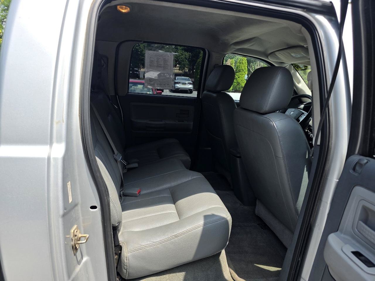 Used 2007 Dodge Dakota SLT w/ Sport Appearance Group AWD/4WD image 17