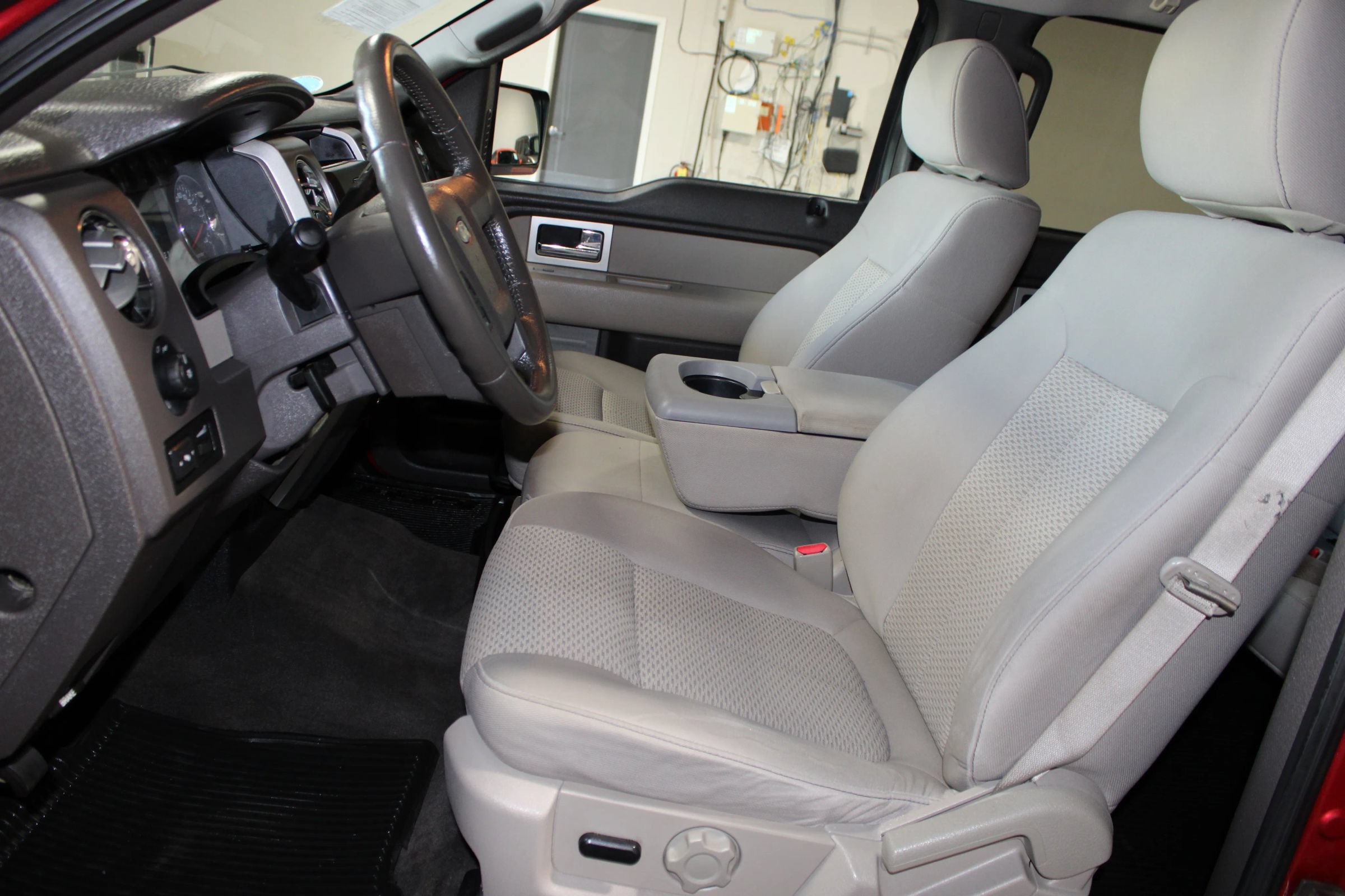 Used 2010 Ford F150 XLT RWD image 21