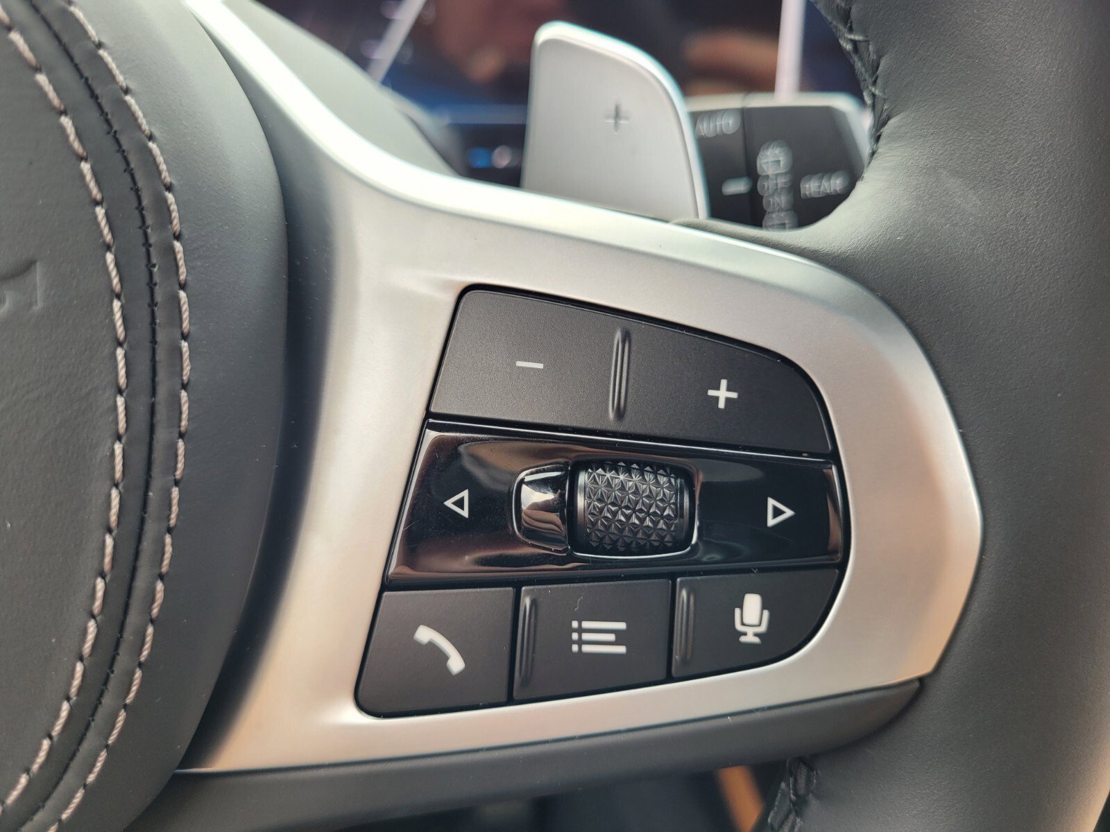 New 2025 BMW X7 xDrive40i w/ M Sport Package image 27