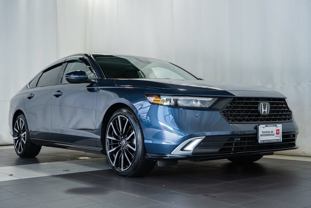 Used 2025 Honda Accord Touring image 1
