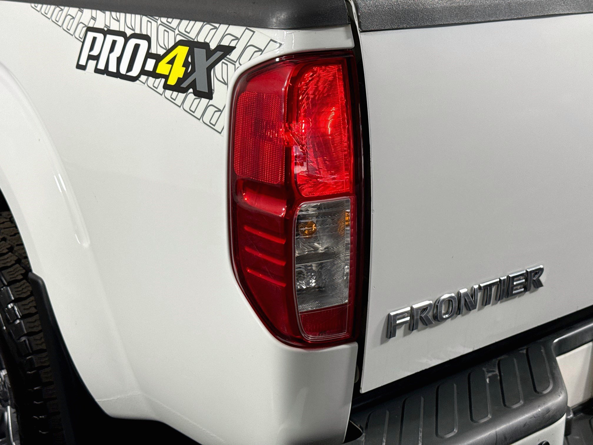 Used 2018 Nissan Frontier PRO-4X AWD/4WD image 35