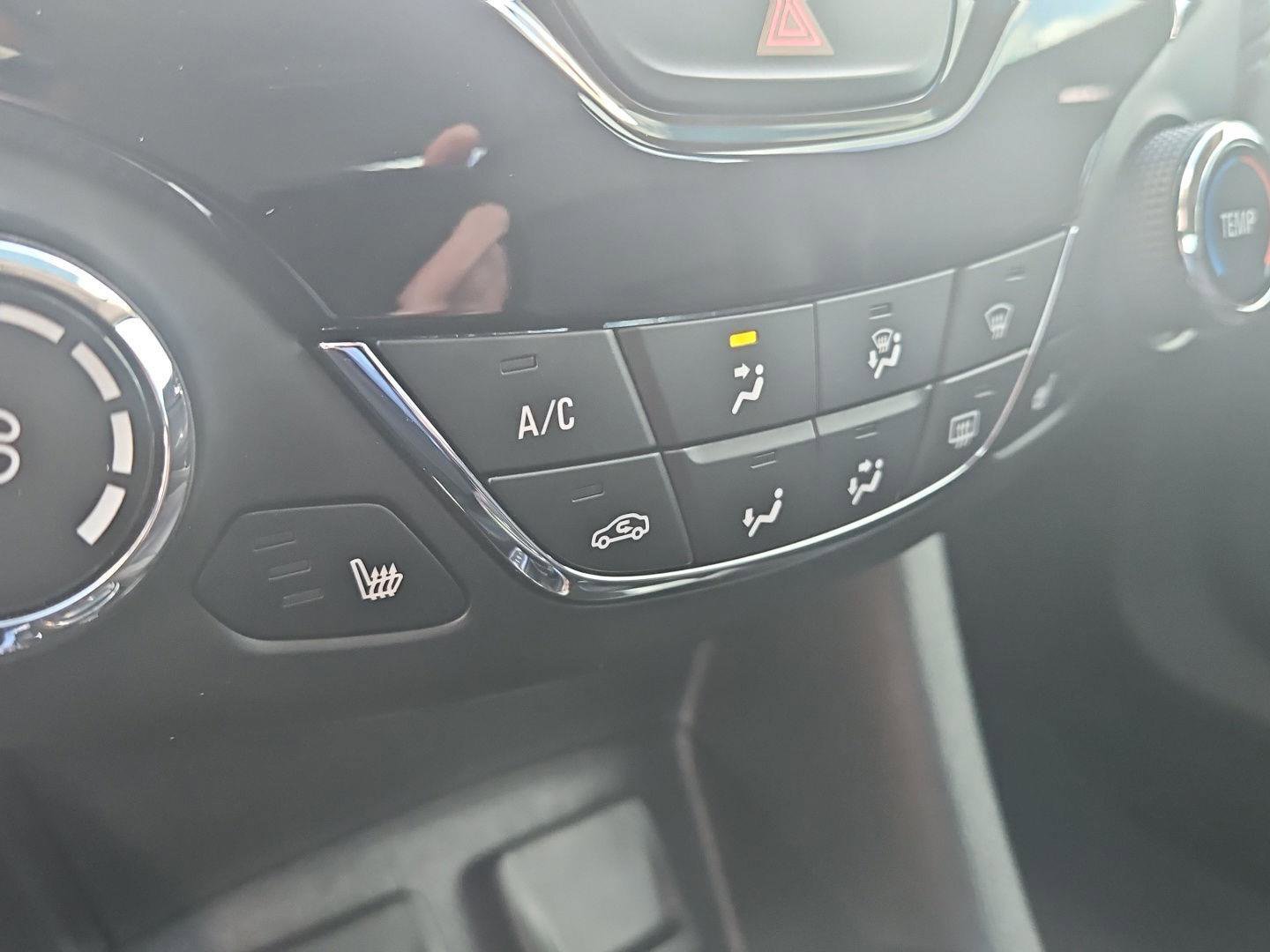 Used 2017 Chevrolet Cruze Premier FWD image 16