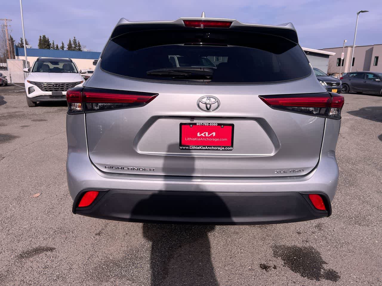 Used 2023 Toyota Highlander XLE AWD/4WD image 27