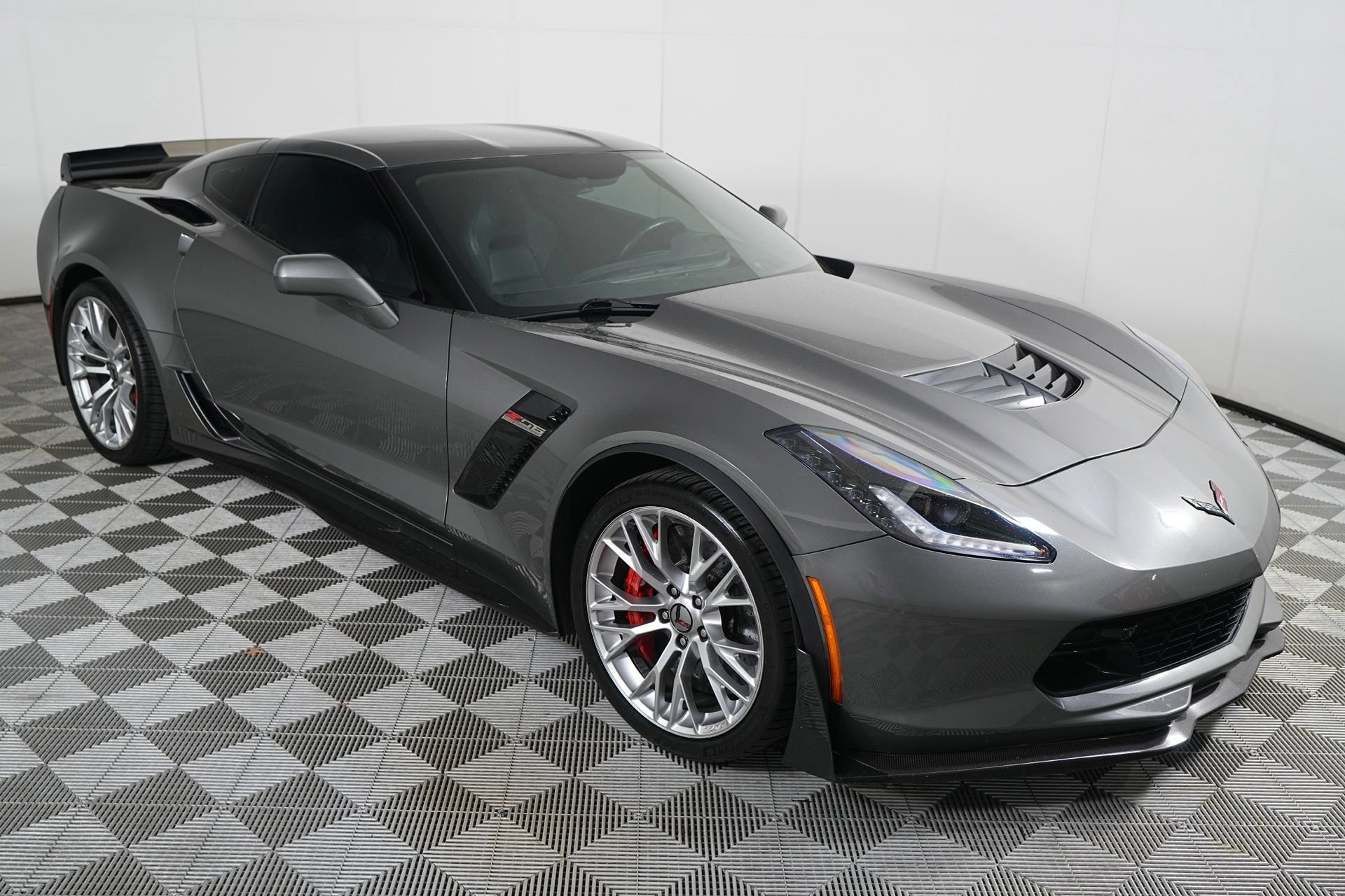 Used 2016 Chevrolet Corvette Z06 w/ 3LZ Preferred Equipment Group RWD image 3