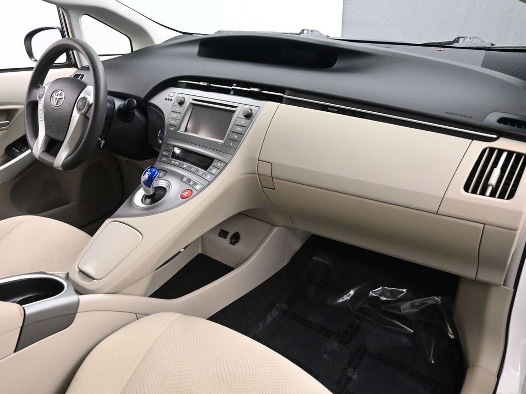 Used 2014 Toyota Prius Two image 21