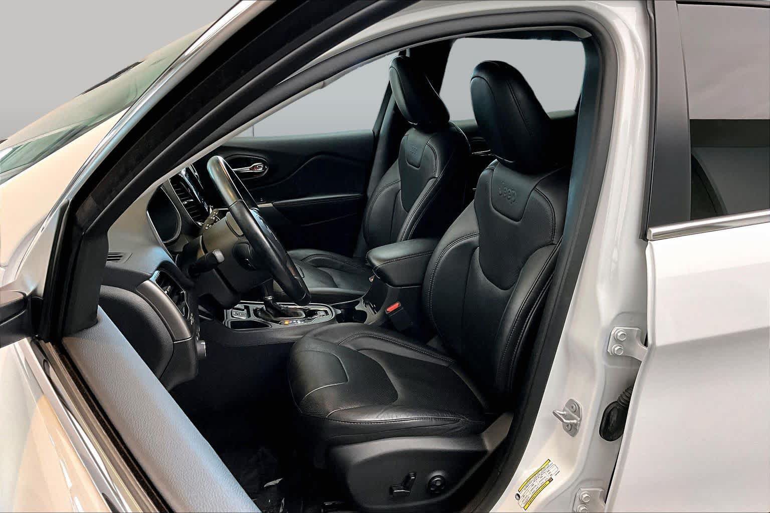 Used 2020 Jeep Cherokee Limited FWD image 8