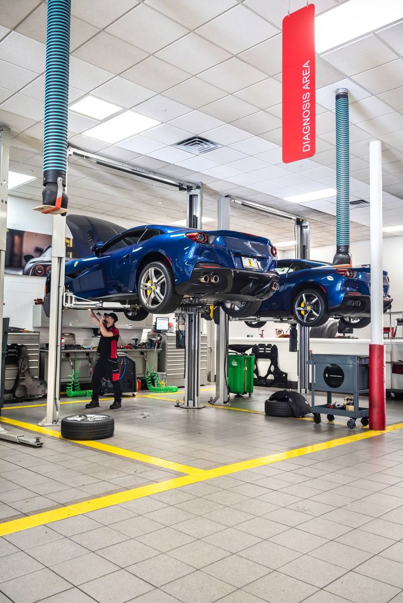 Used 2024 Lamborghini Urus Performante AWD/4WD image 11
