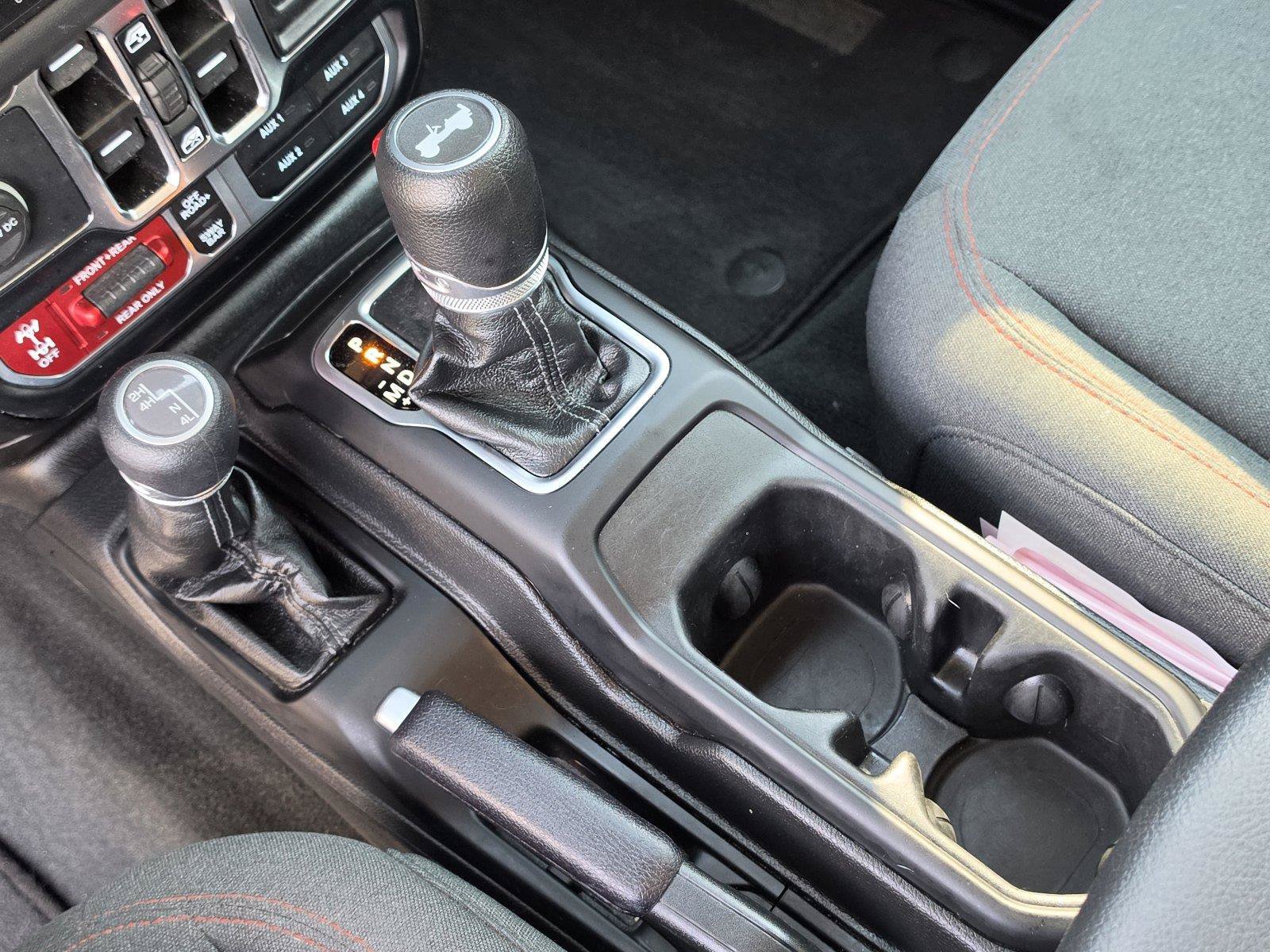 Used 2024 Jeep Wrangler Unlimited Rubicon AWD/4WD image 22