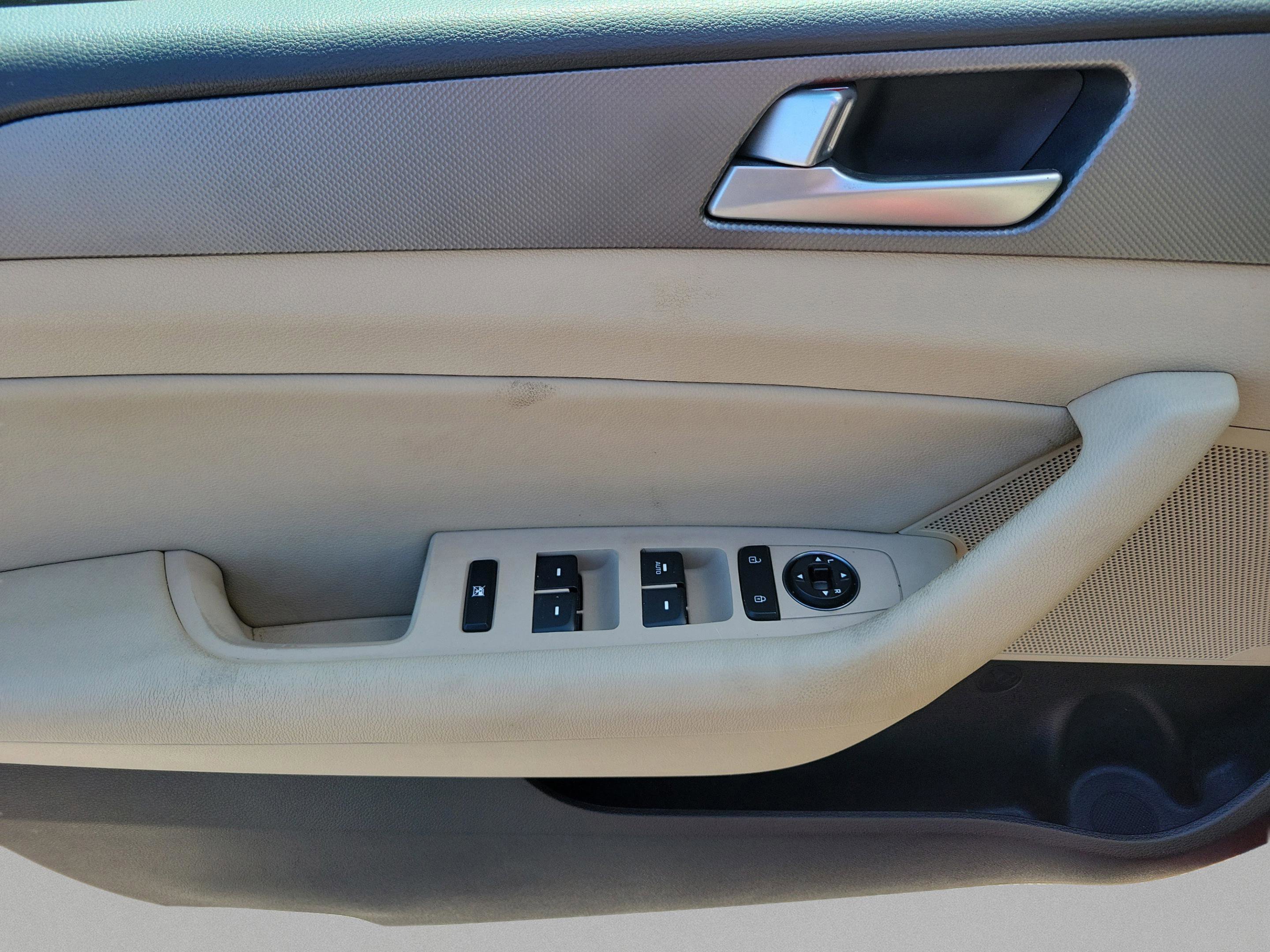 Used 2015 Hyundai Sonata SE w/ Option Group 09 image 6