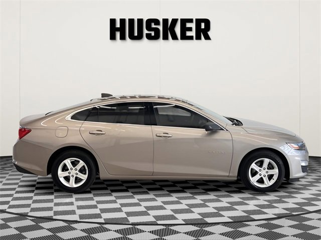 Used 2023 Chevrolet Malibu LS image 2