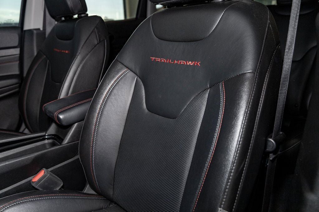 Used 2022 Jeep Compass Trailhawk w/ Trailhawk Elite Group image 17