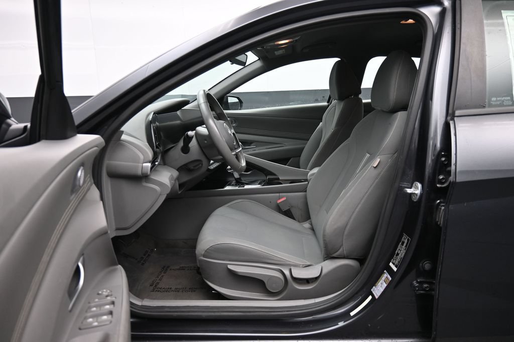 Used 2023 Hyundai Elantra SEL w/ Convenience Package FWD image 22