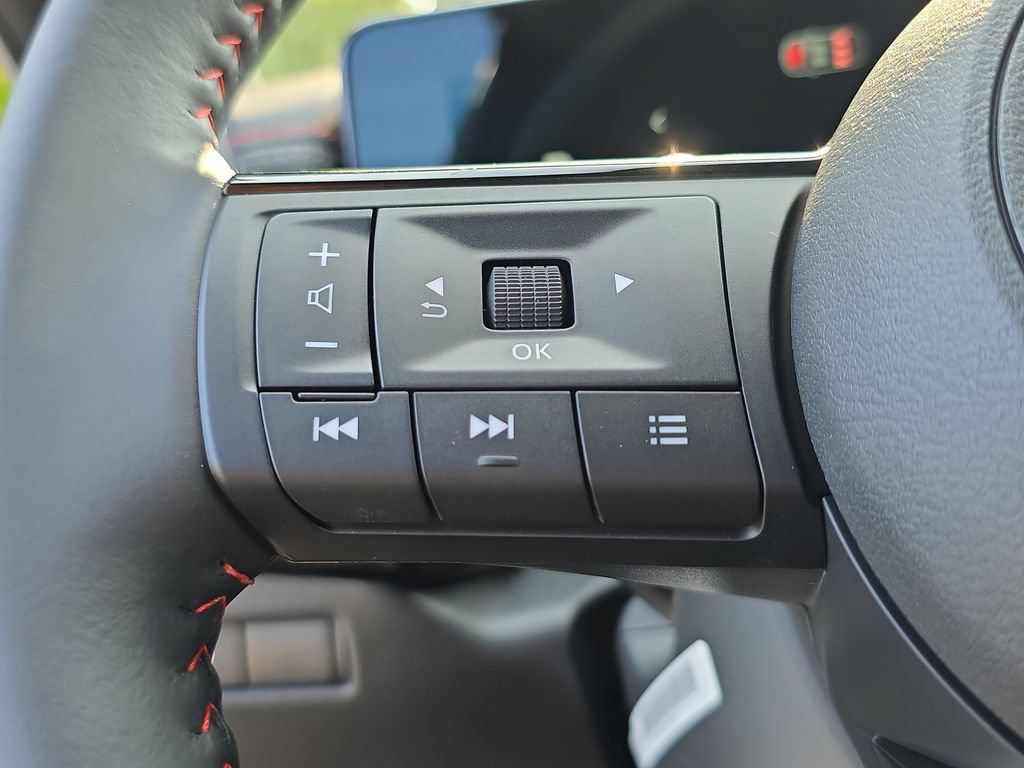 New 2026 Nissan Kicks SR AWD/4WD image 28