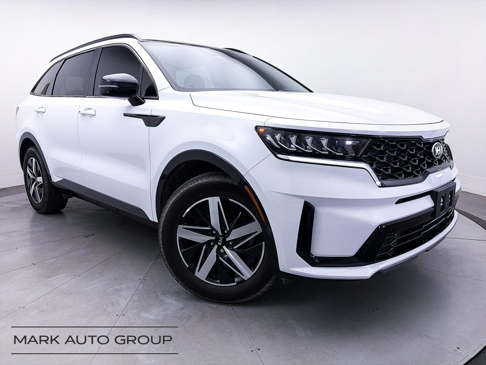 Used 2021 Kia Sorento S w/ Panoramic Sunroof Package image 1