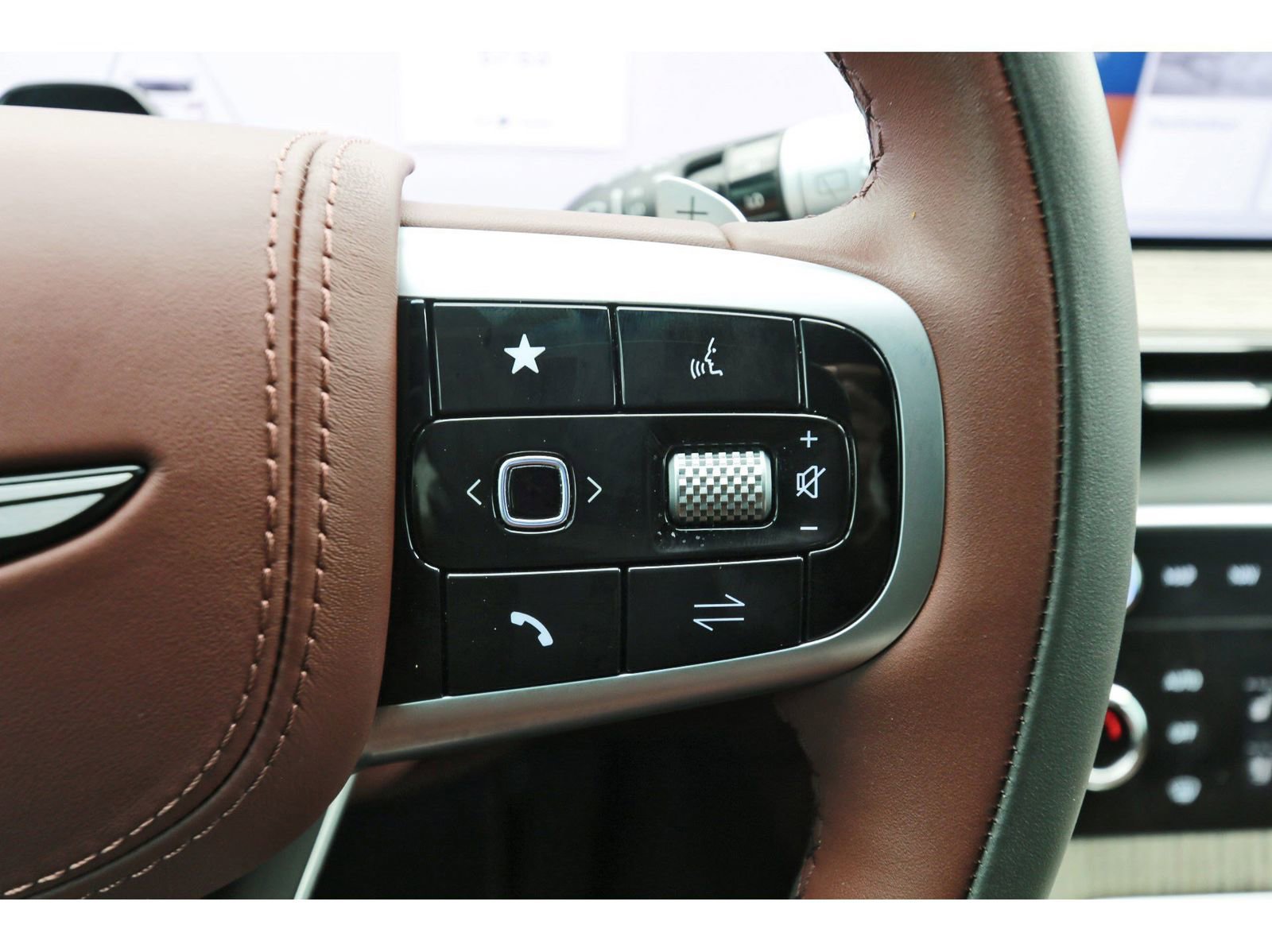 Used 2025 Genesis GV80 3.5T Prestige AWD/4WD image 18