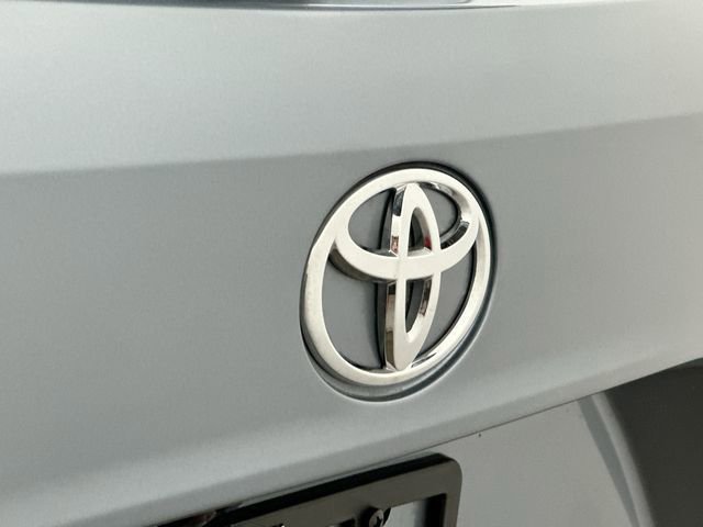 Used 2022 Toyota Highlander XLE AWD/4WD image 30