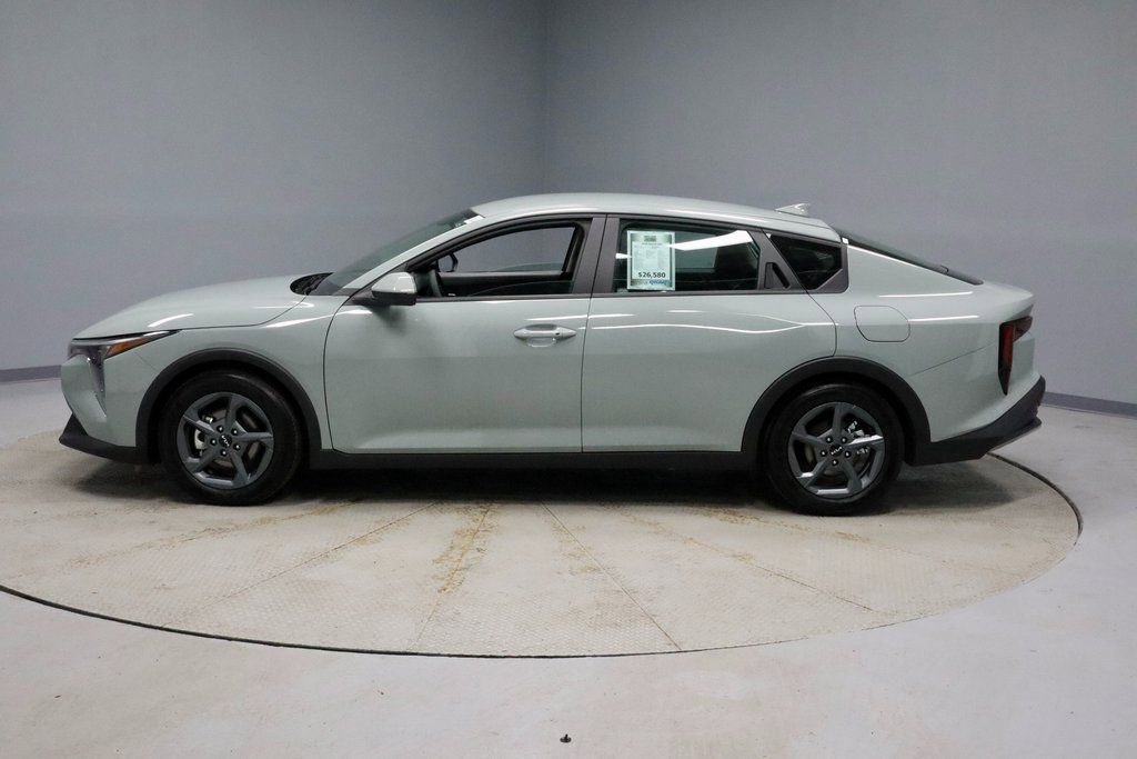 Used 2025 Kia K4 LXS image 8