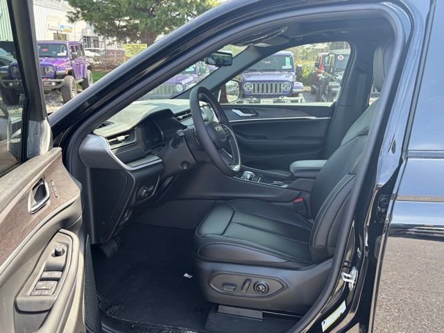 New 2026 Jeep Grand Cherokee Limited AWD/4WD image 16