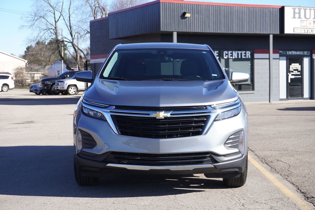 Used 2023 Chevrolet Equinox LT image 2