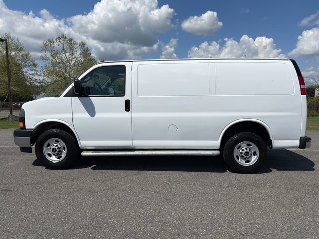 Used 2024 GMC Savana 2500 w/ Driver Convenience Package image 4