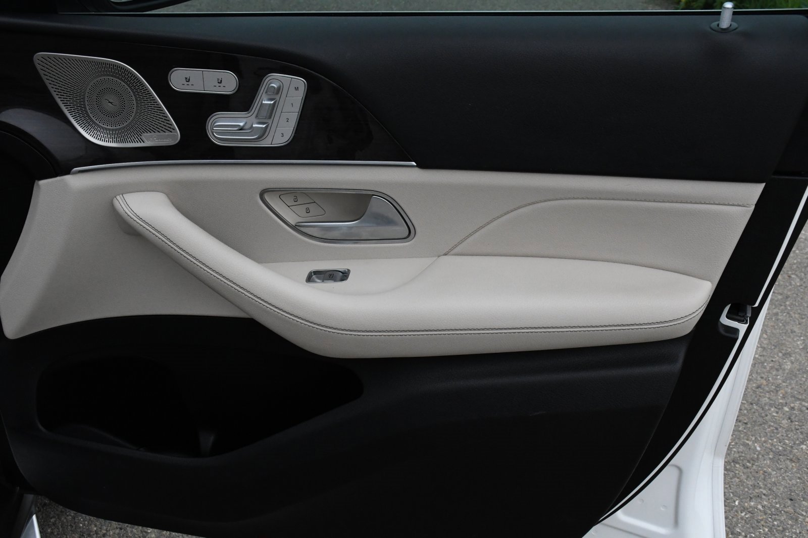 Used 2021 Mercedes-Benz GLS 450 4MATIC image 17