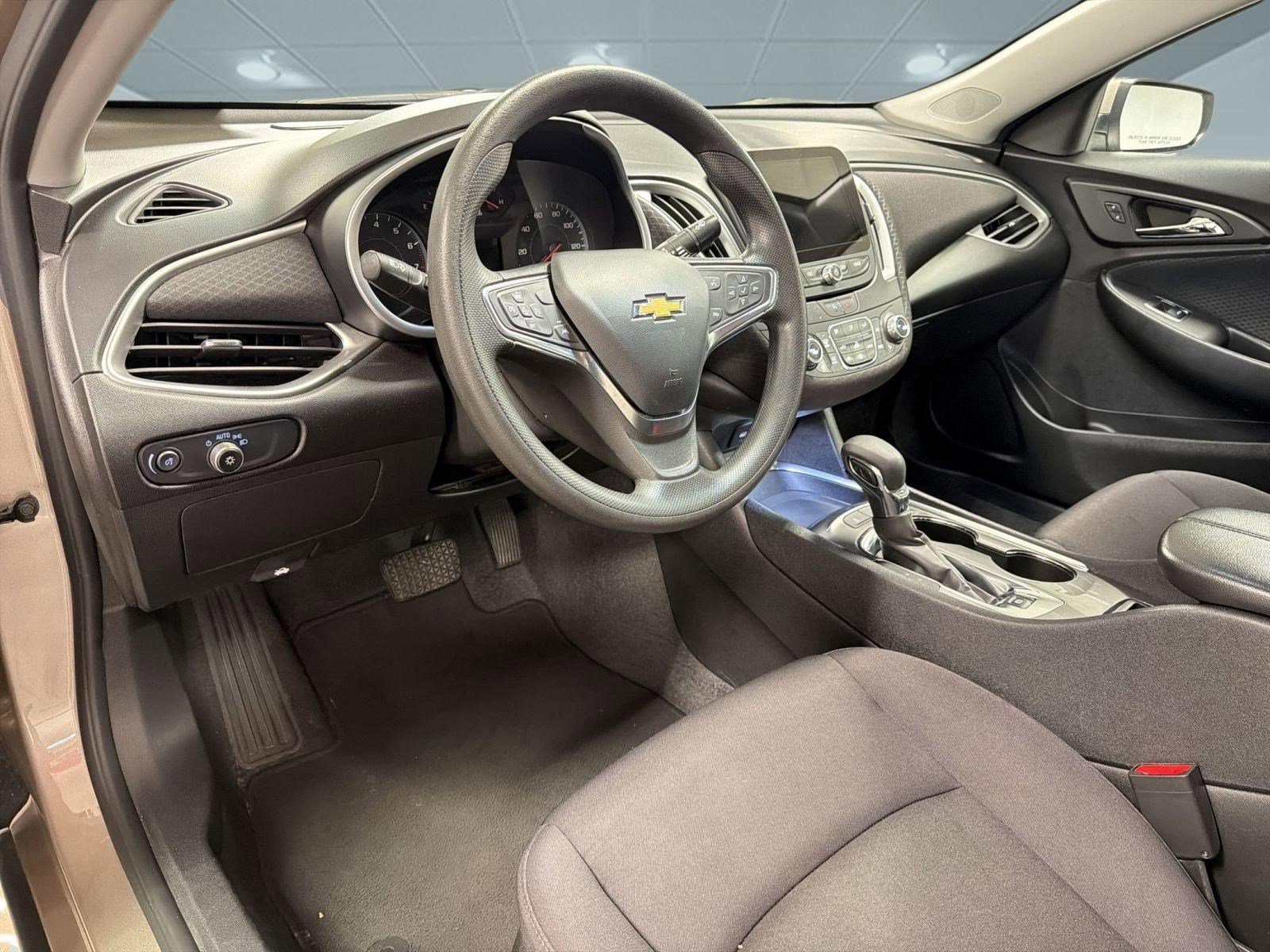 Used 2024 Chevrolet Malibu LT FWD image 4