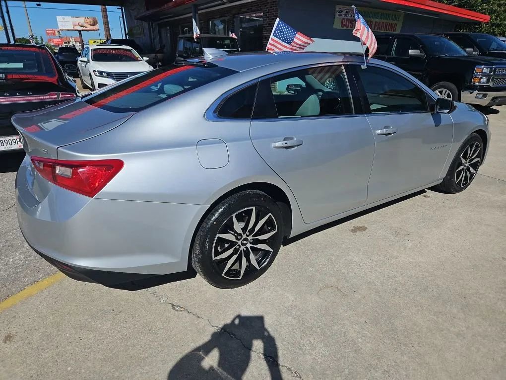 Used 2018 Chevrolet Malibu LT w/ Sport Package image 4