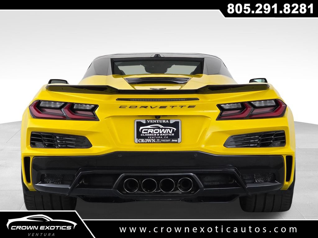 Used 2025 Chevrolet Corvette Z06 RWD image 6