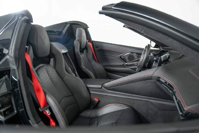 Used 2024 Chevrolet Corvette Z06 RWD image 25