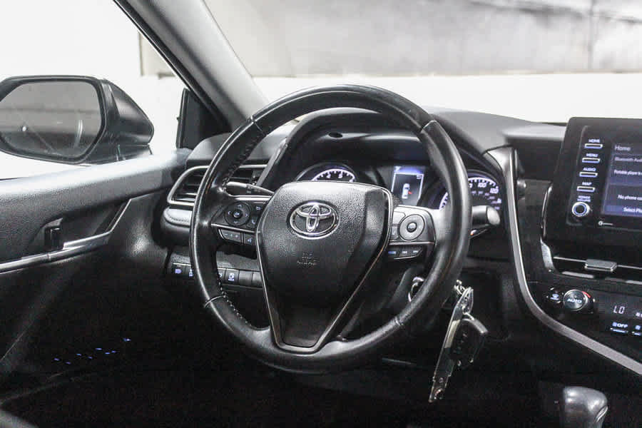 Used 2023 Toyota Camry SE FWD image 16