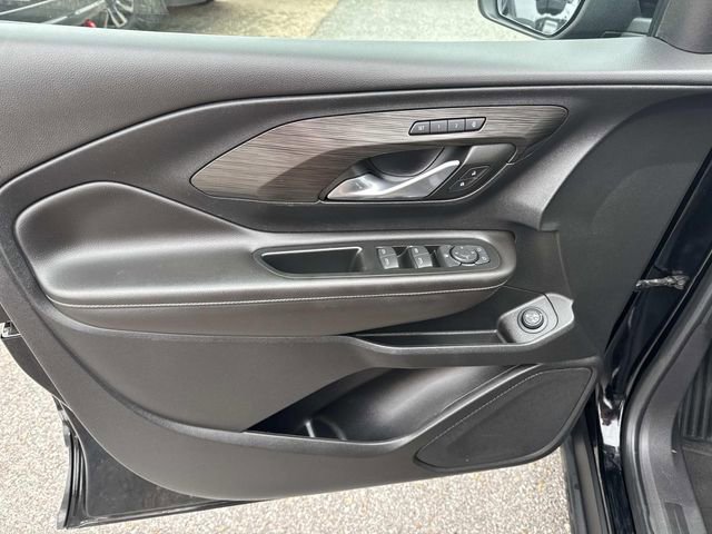 Used 2022 GMC Terrain SLT image 25